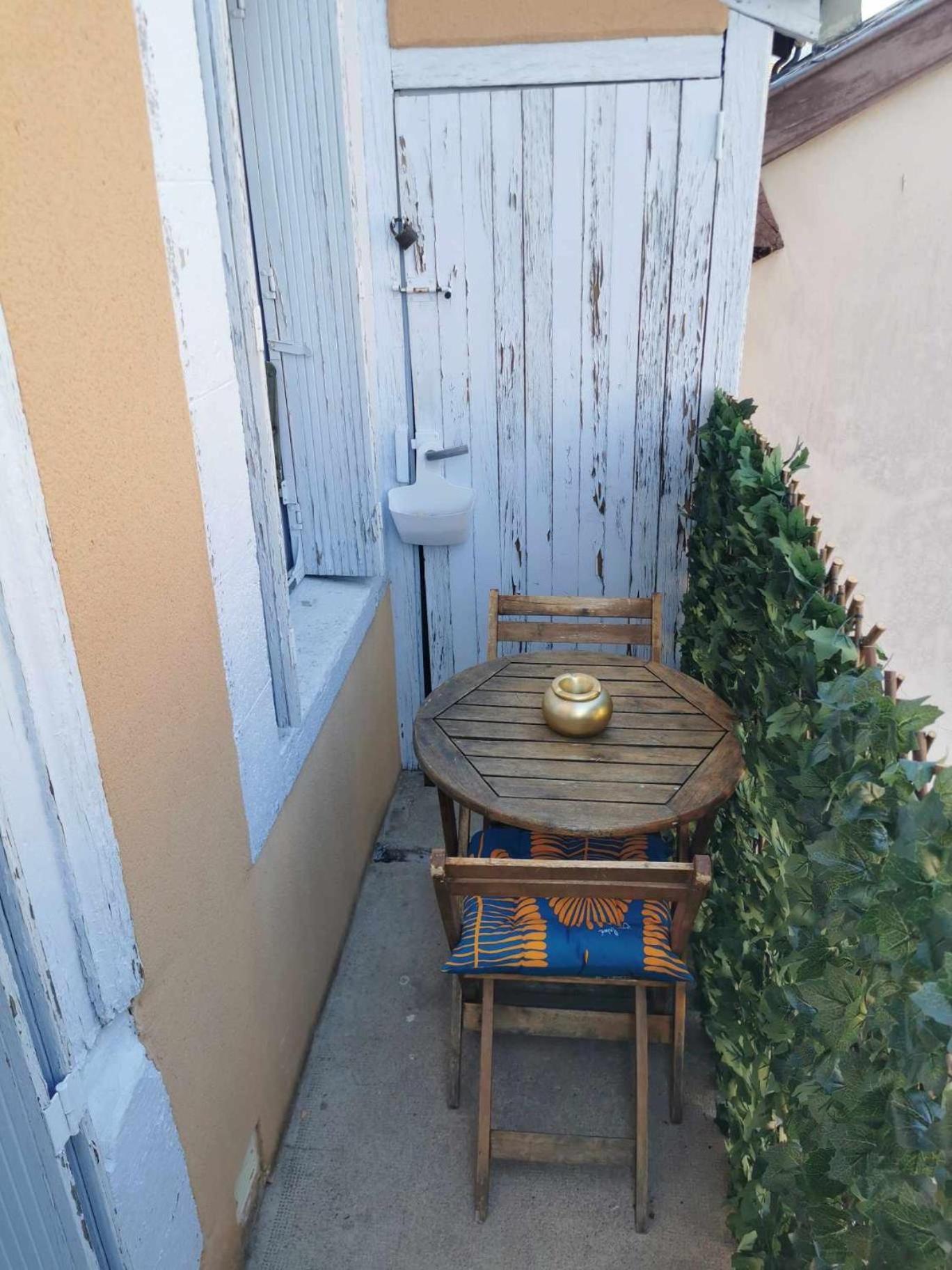 Bel Appartement De 1 A 7 Personnes Ambert Exterior foto